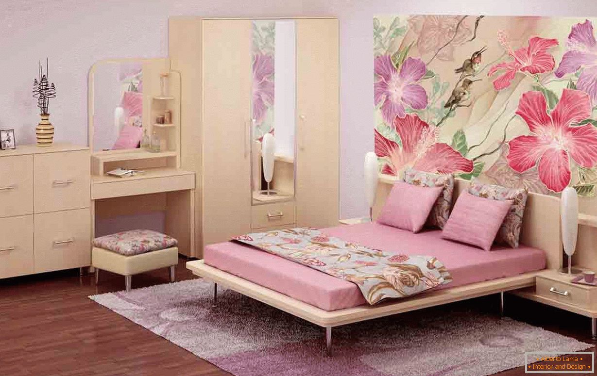 Спална соба во розови бои