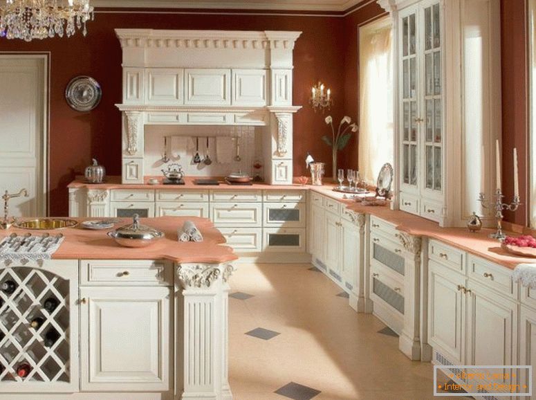 светло-кујна-во-класичен стил-за-приватен дом