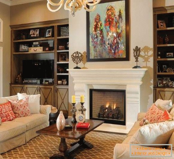 Луксузен дизајн на дневна соба со камин во станот - фото