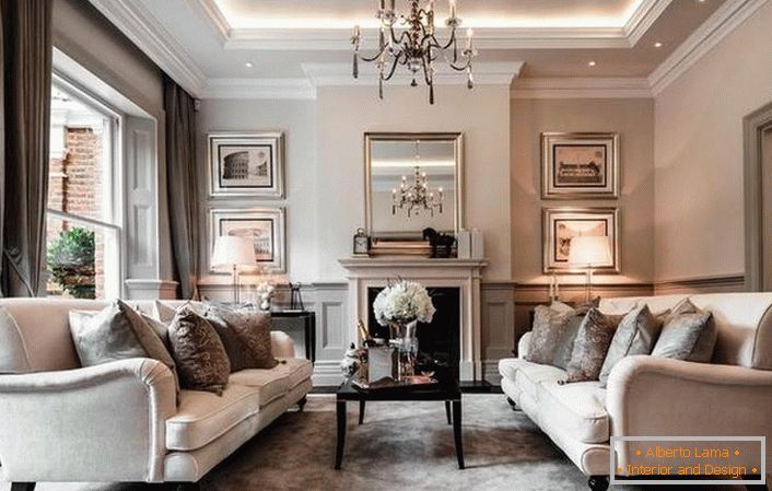 Луксузна дневна соба во стилот на Арт Нову. Богатството на декорација е нагласено со салон мебел и мермер камин.