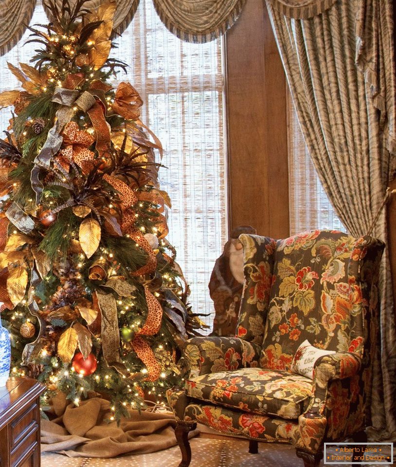 Невообичаен декор на новогодишна елка