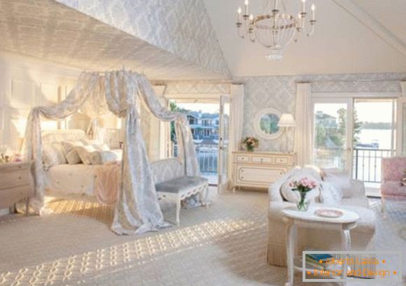 луксузна спална соба со тепих