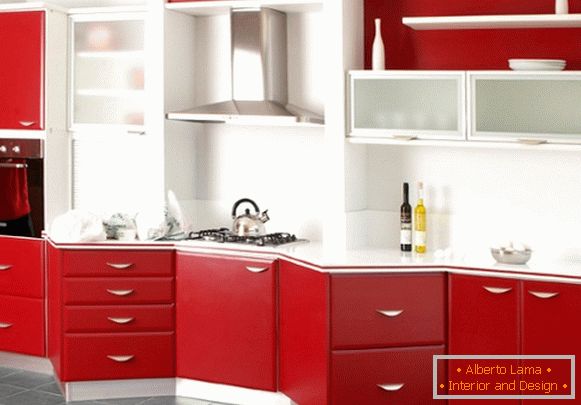 Црвена кујна во внатрешноста слика 15