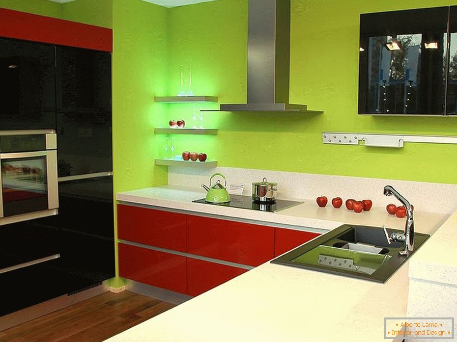 Црвена и зелена кујна