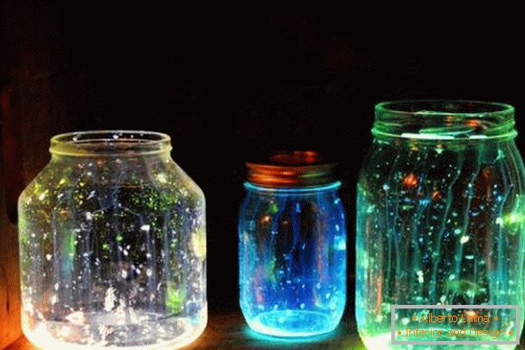 Идеи за куќата со свои раце - слика на флуоресцентен декор