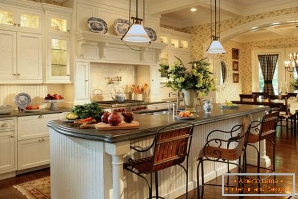 Бела кујна дневна соба во стилот на земјата - класичен дизајн
