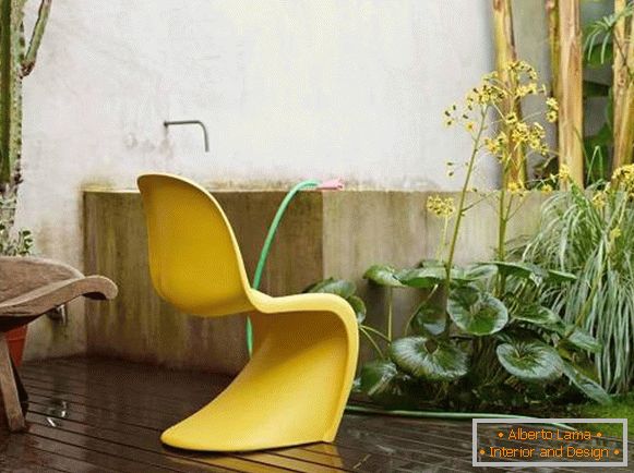 Жолто пантонски стол