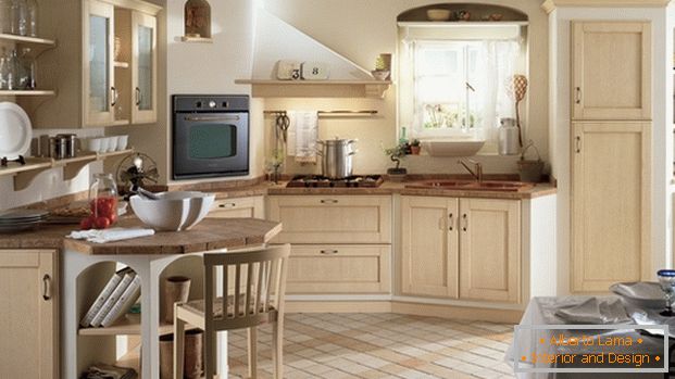 внатрешноста на мала кујна во стилот на Прованса, фото