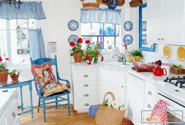 мала кујна во стилот на фотографски дизајн на Прованса