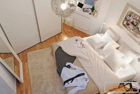 Спална соба дизајн во ултра бела боја