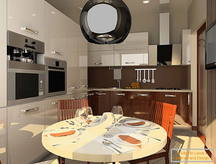 Стилот hi-tech е идеален, ако станува збор за дизајнот на мала кујна.
