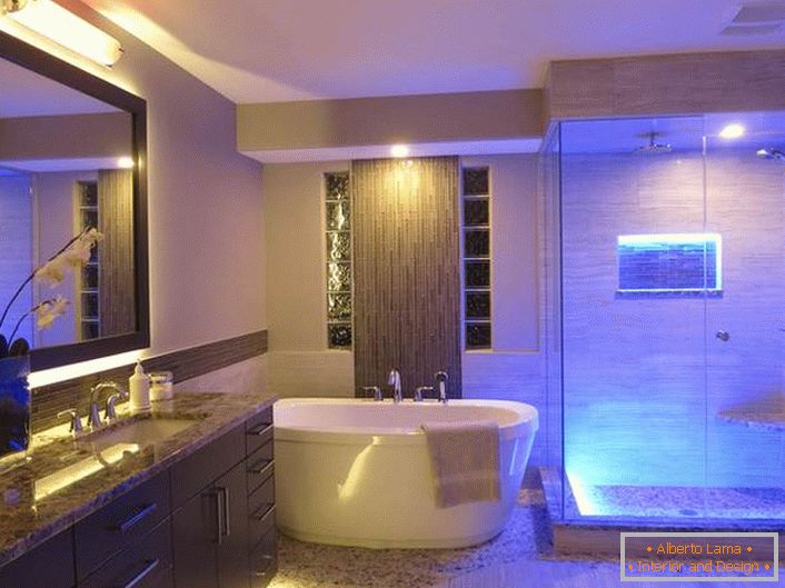 Стилот hi-tech е препознаен како еден од најуспешните стилови кои се користат за декорирање на бањата. 