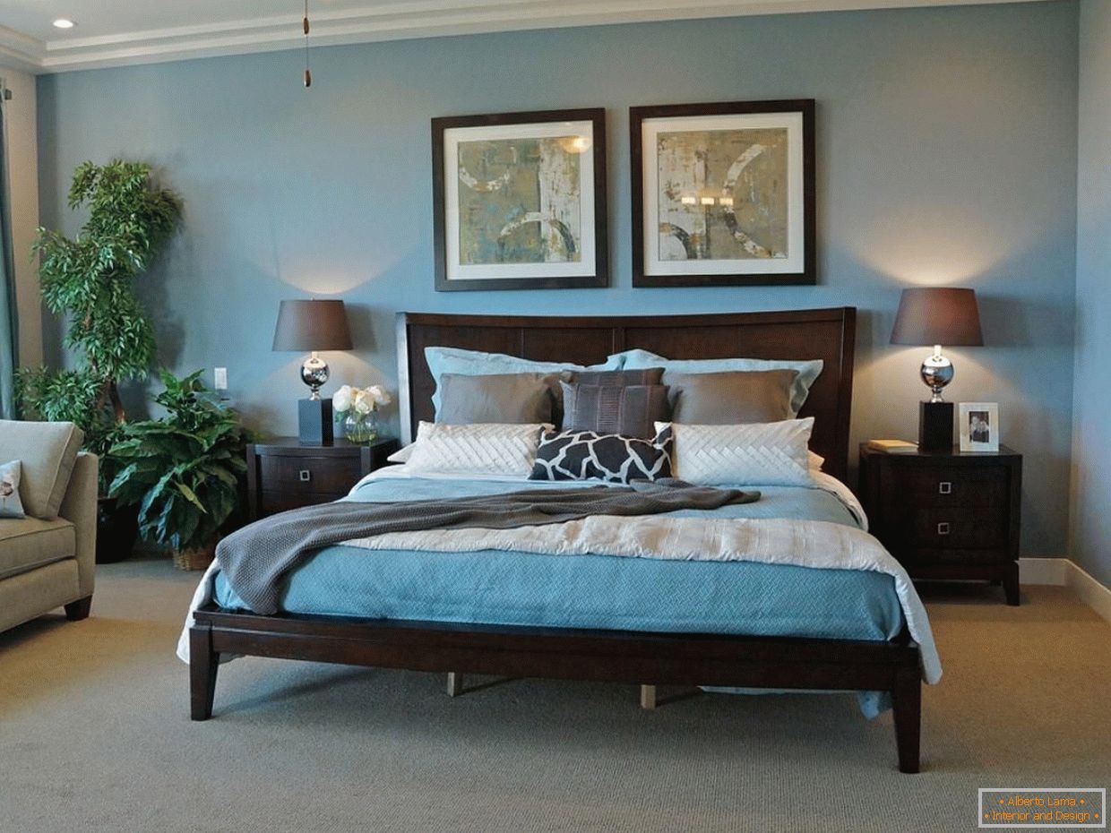 Дрвени кревети во модерна спална соба