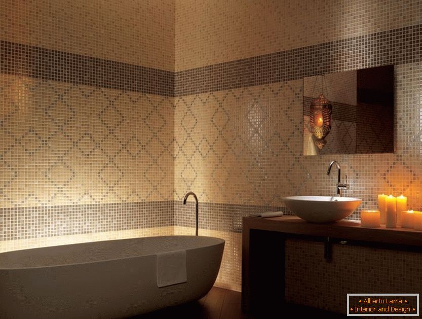 Керамички мозаик во внатрешноста на бањата