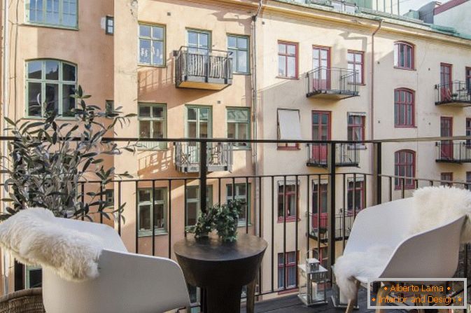 Балкон стан-студио во скандинавски стил