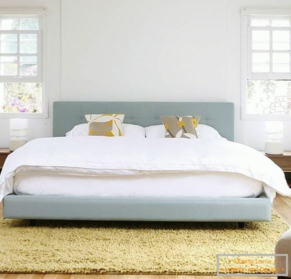 Кревет од ткаенина светло сина