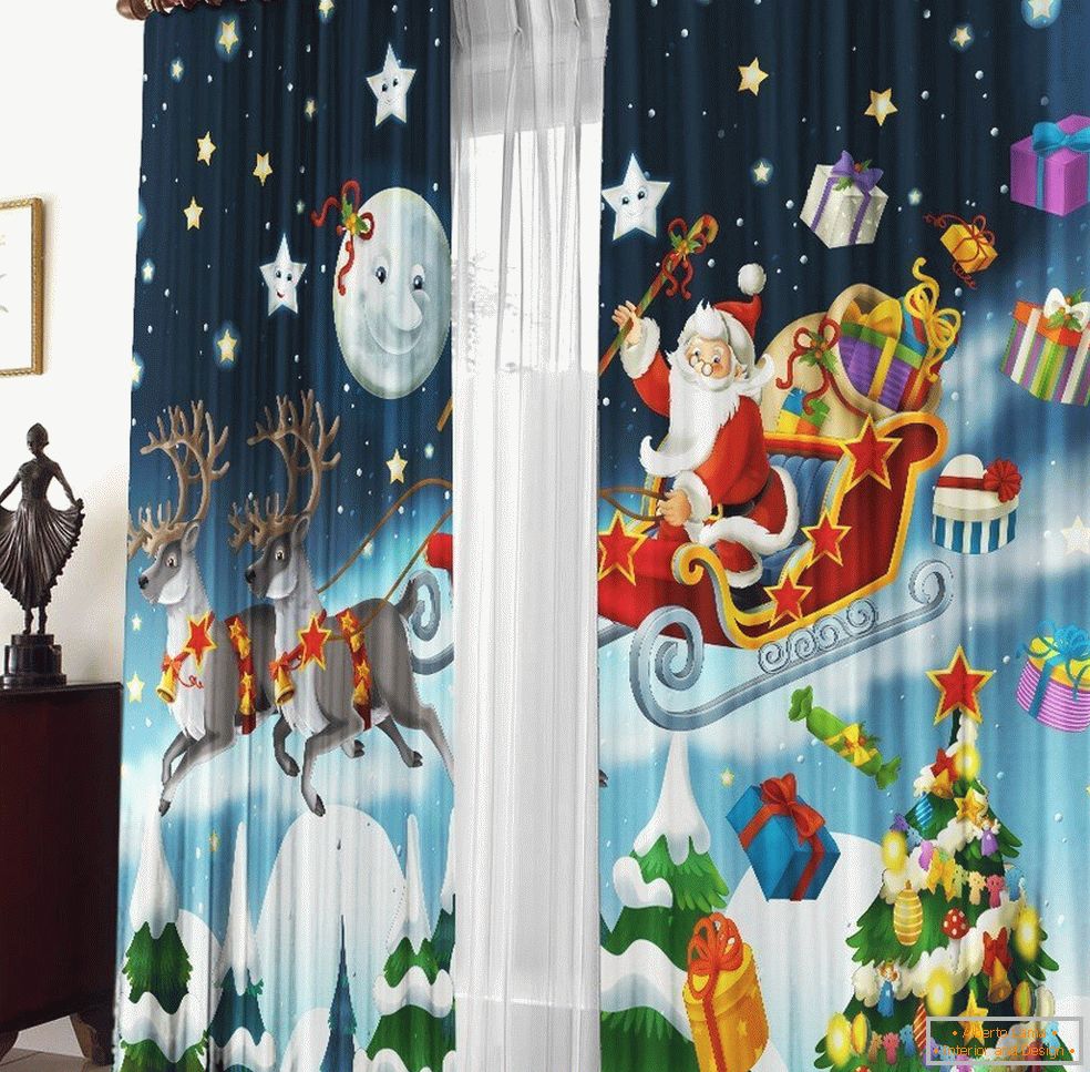 Дедо Мраз со ирваси на завеси