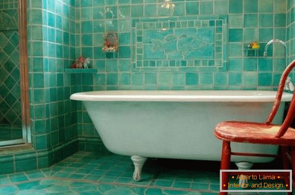 Тиркизна плочка за бања во стил на Прованса