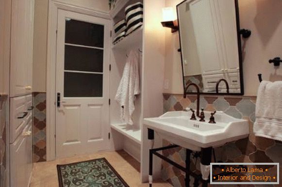 Стилски кадрава плочка за бања во стилот на Прованса