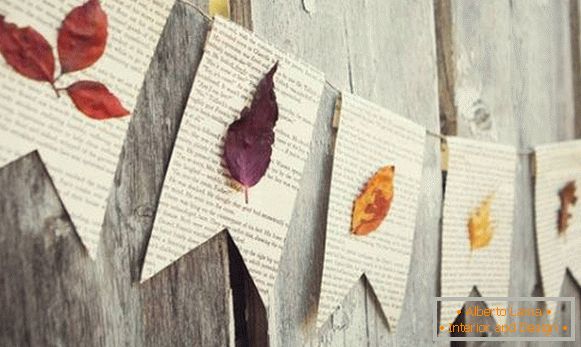 Прекрасна венец на весници и есенски материјали