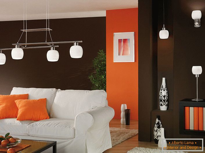 Точниот пример на осветлување за дневната соба во стилот на авангардата.