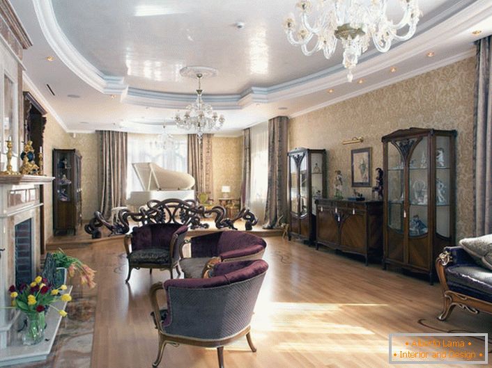 Стилско решение за организирање на внатрешноста на дневната соба во стилот на романтизмот.