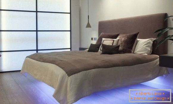 Спална соба дизајн со LED позадинско осветлување