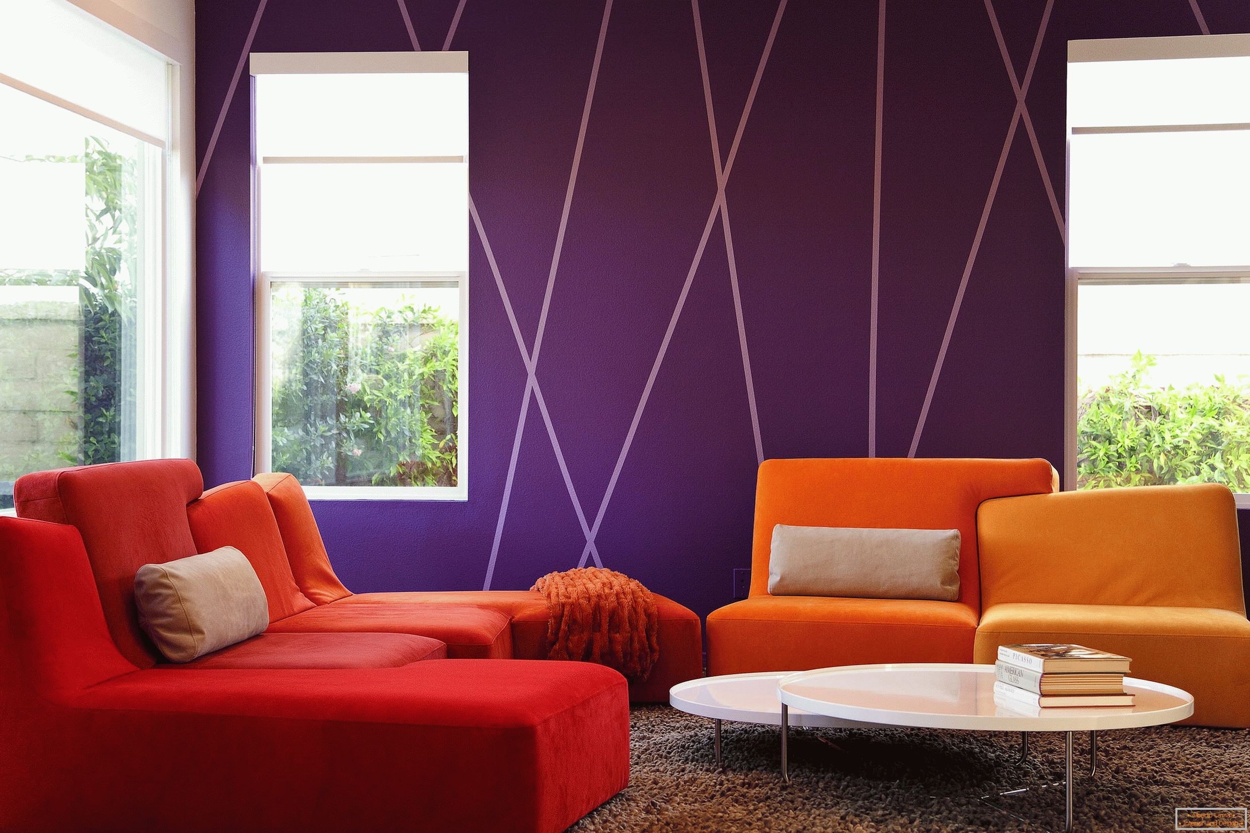 Пурпурни ѕидови во дневната соба