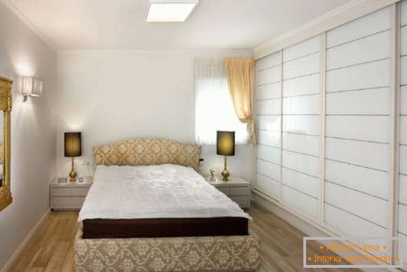 Бела гардероба во спалната соба - фото идеи за дизајн на класиката
