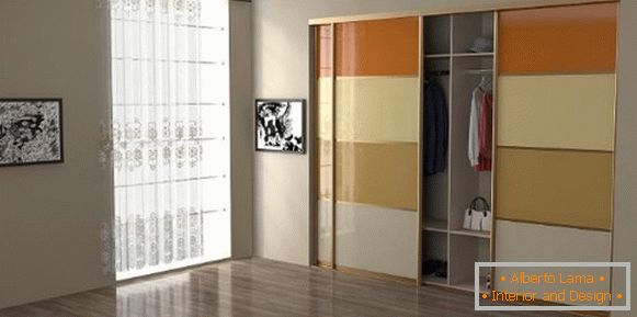 Вграден гардеробен простор - фотографски дизајн во спалната соба со стакло