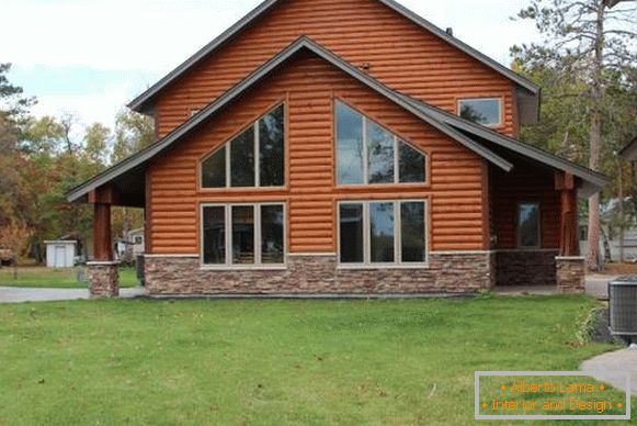 Фасада на дрвена куќа - фотографии на приватни куќи надвор