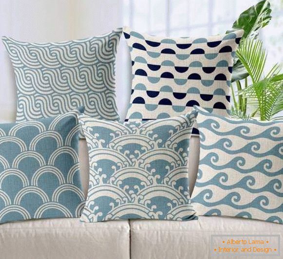 Стилски домашни декоративни елементи - перници со отпечатоци
