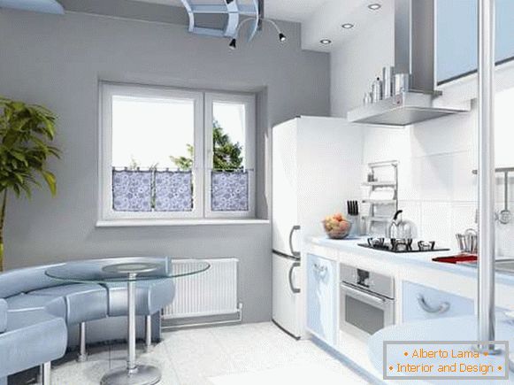 Внатрешност на мала кујна во приватна куќа - дизајн во бели и сини тонови