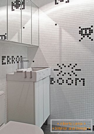 Оригинален мозаик во дизајнот на тоалетот