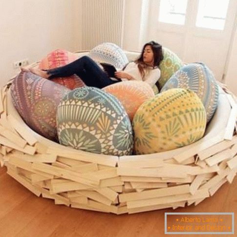 Убава креветот во облик на гнездо