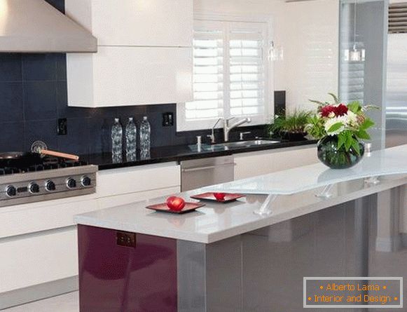 Стакло countertops за кујна