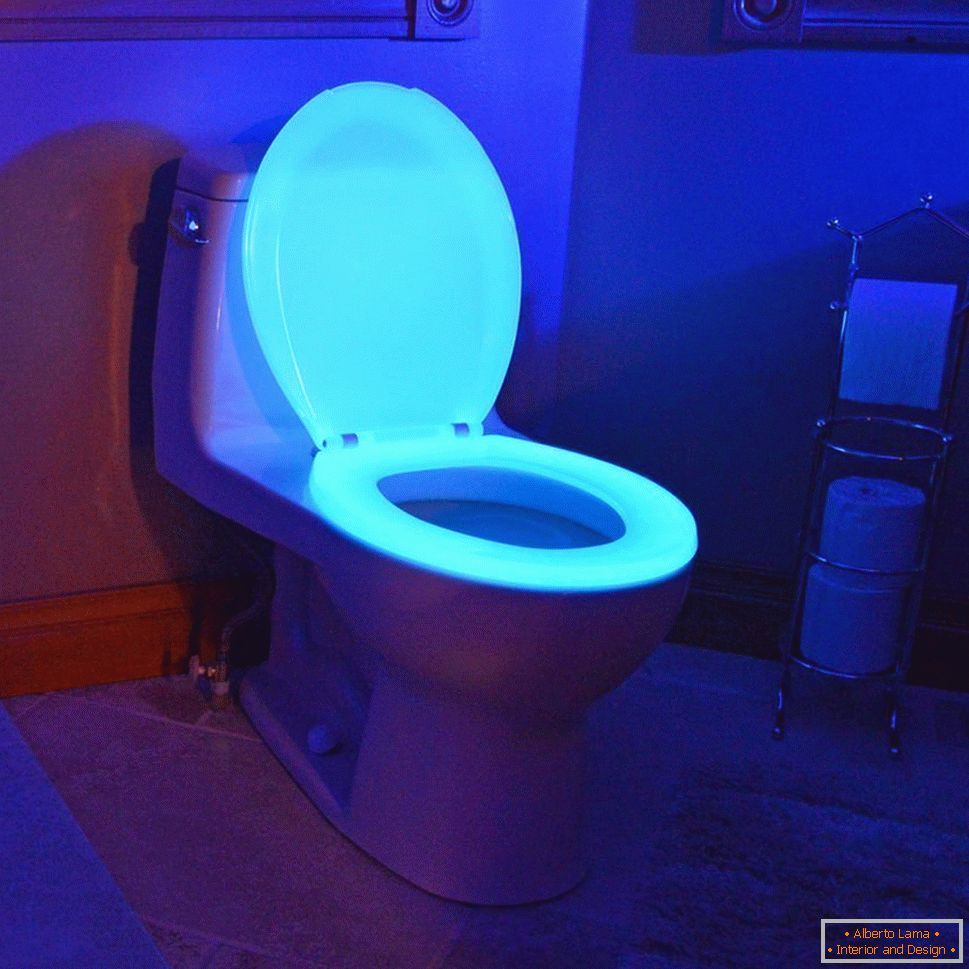 Тоалет со светлина