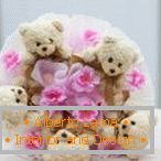 Меки мечки со цвеќиња