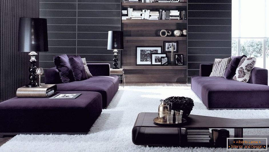 Виолетова мебел во дневната соба