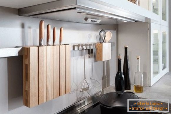 Стилски систем за метални огради за кујна со дрво