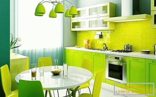 Светла боја акценти во дизајнот на кујната