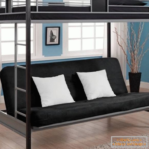 Фото мебел - убава мансарда кревет со софа долу