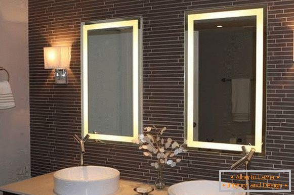 Правоаголни огледала со осветлување за бања