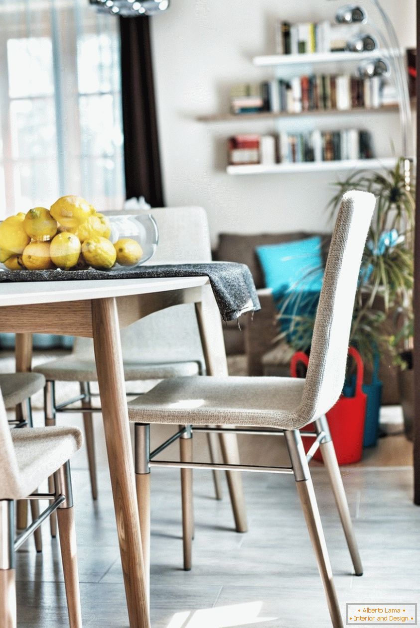 Внатрешен дизајн на трпезаријата, маса со лимони