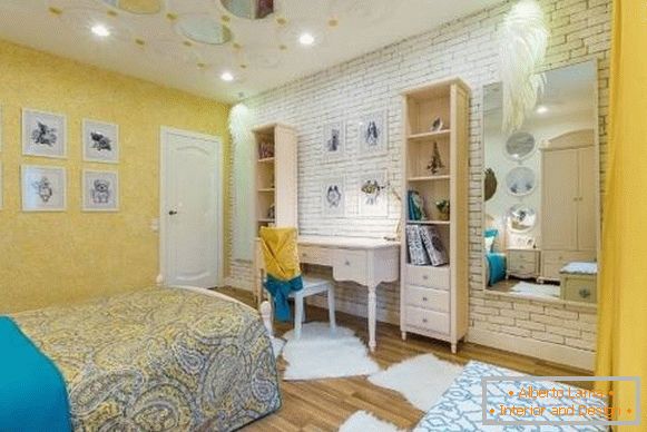 Жолта течност позадина - уметност спалната соба дизајн